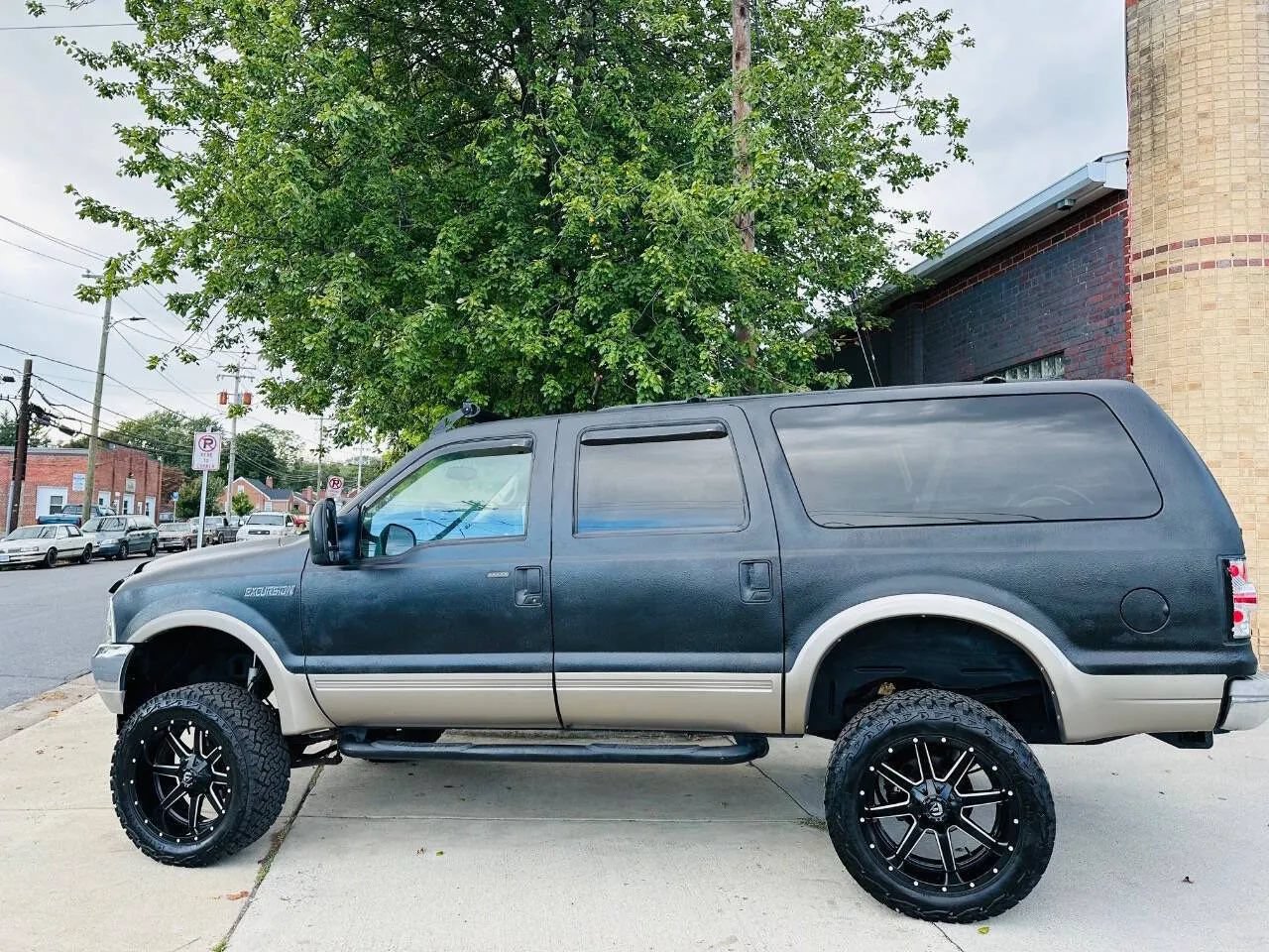 Used 2000 Ford Excursion Limited AWD/4WD image 12