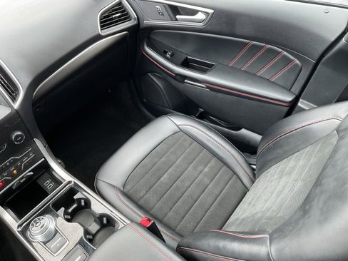 Used 2020 Ford Edge ST-Line w/ Cold Weather Package image 18