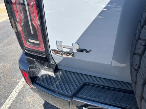 Used 2024 GMC Hummer EV 2X AWD/4WD image 4