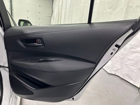 Used 2025 Toyota Corolla LE image 48
