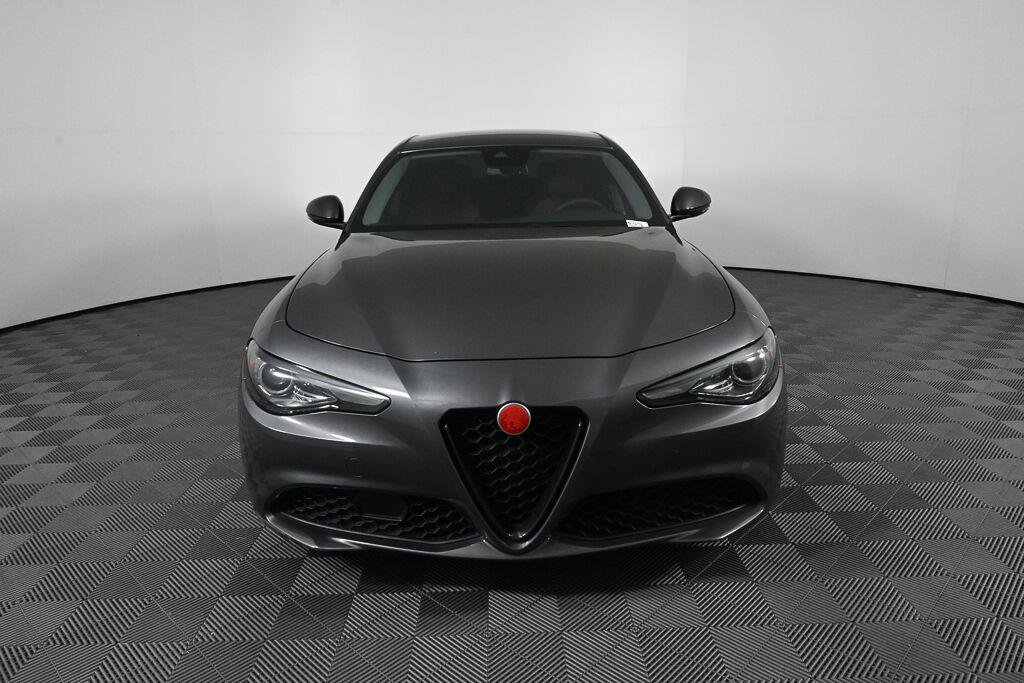 Used 2020 Alfa Romeo Giulia w/ Nero Edizione RWD image 32