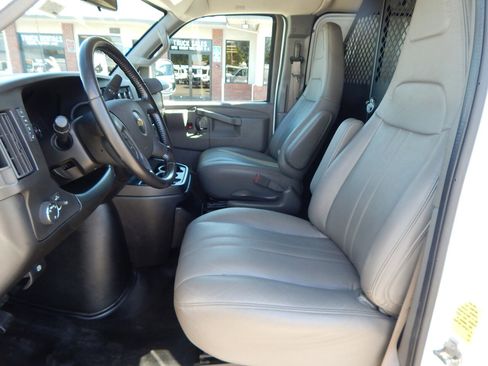 Used 2021 Chevrolet Express 2500 w/ Driver Convenience Package RWD image 19