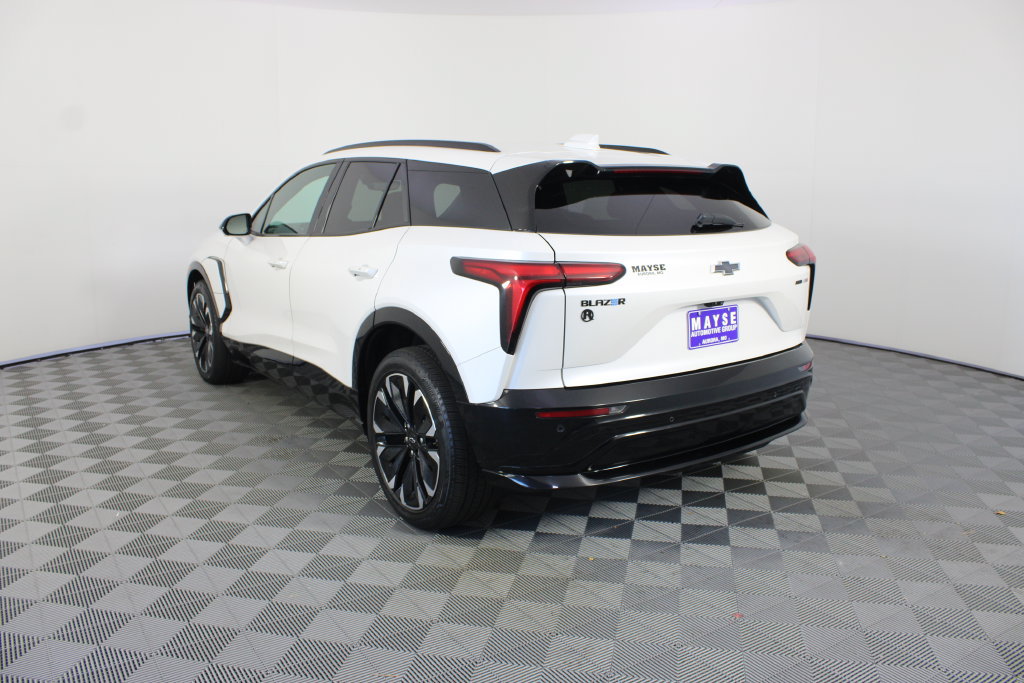 Used 2024 Chevrolet Blazer EV RS AWD/4WD image 27