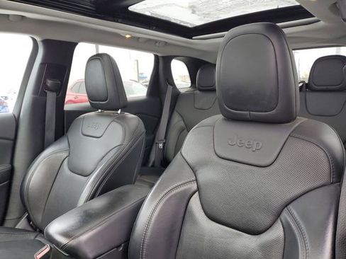 Used 2022 Jeep Cherokee Limited AWD/4WD image 15