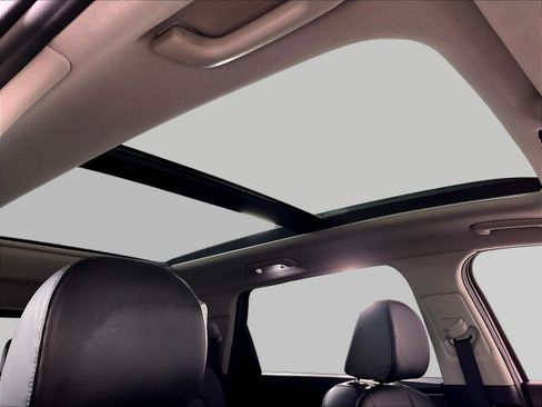 Used 2023 Kia Sorento S w/ Panoramic Sunroof Package AWD/4WD image 28