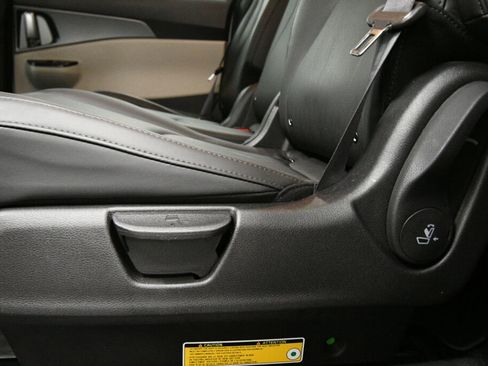 Used 2022 Kia Carnival LX image 21