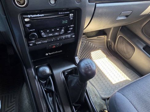 Used 2002 Nissan Frontier XE AWD/4WD image 13