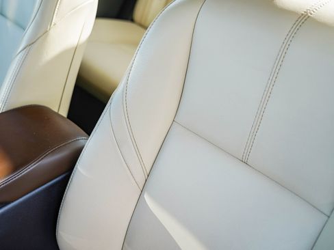 Used 2018 Toyota Avalon XLE image 26