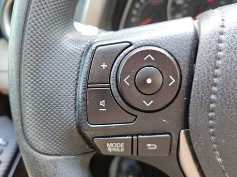 Used 2015 Toyota RAV4 LE FWD image 21