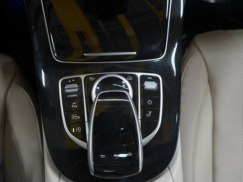 Used 2017 Mercedes-Benz E 400 4MATIC Wagon image 24