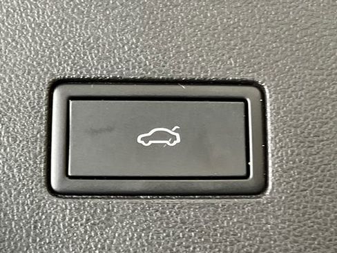Certified 2024 Volkswagen Atlas SE AWD/4WD image 6