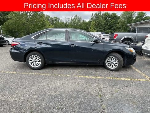 Used 2017 Toyota Camry LE FWD image 9