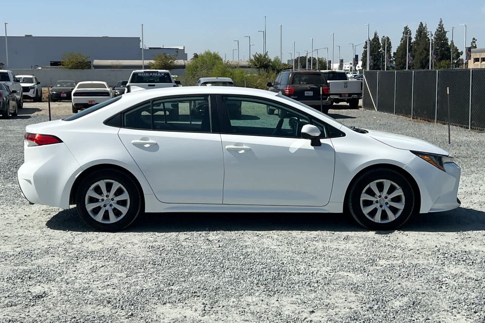 Used 2020 Toyota Corolla LE FWD image 9