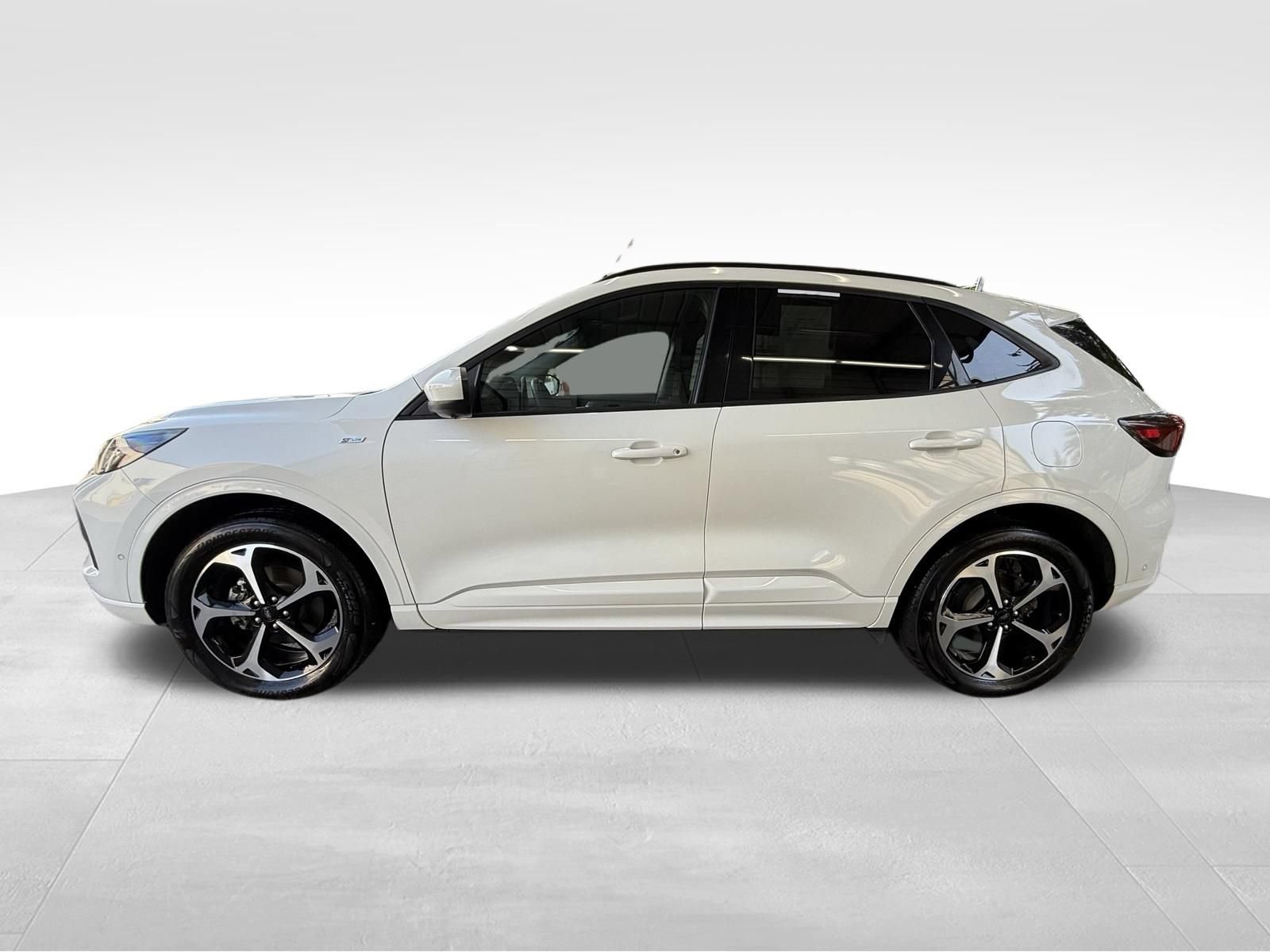 Used 2024 Ford Escape ST-Line Elite w/ Premium Technology Package AWD/4WD image 9