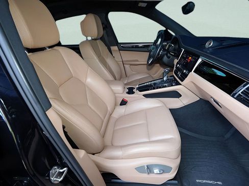 Used 2021 Porsche Macan AWD/4WD image 12