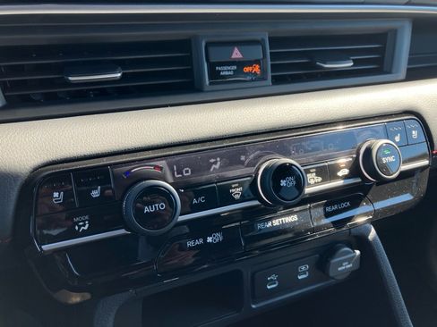 New 2026 Honda Pilot Black Edition image 18