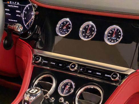 Used 2020 Bentley Continental GT V8 AWD/4WD image 24