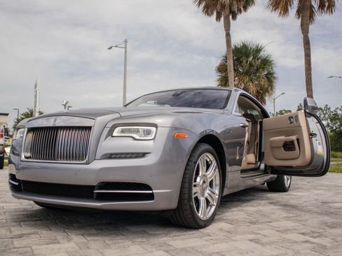 Used 2019 Rolls-Royce Wraith RWD image 45