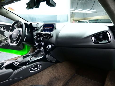 Used 2020 Aston Martin V8 Vantage Coupe image 15