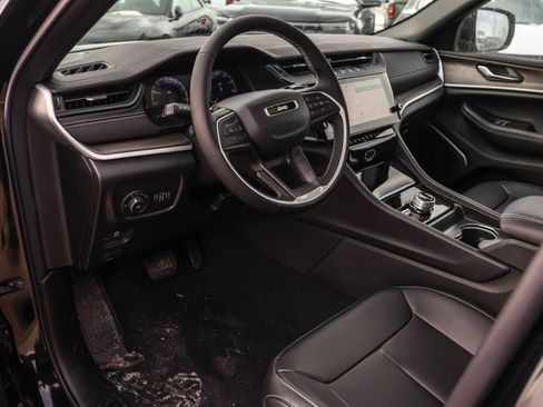 New 2026 Jeep Grand Cherokee Limited w/ Limited Altitude Package image 4