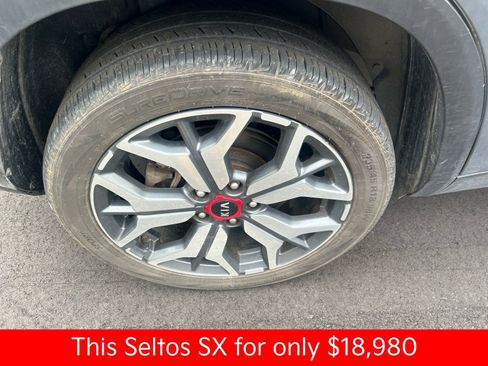 Used 2021 Kia Seltos SX w/ SX Sunroof Package image 35