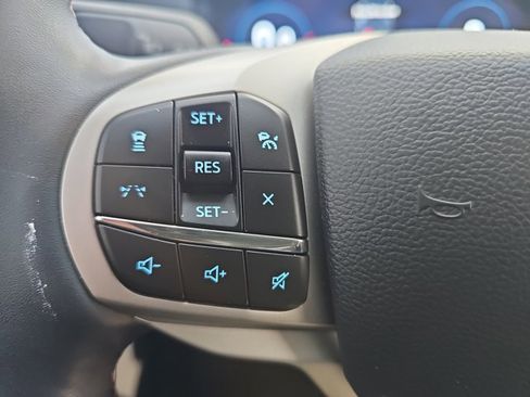 Used 2025 Ford Explorer Active w/ Active Comfort Package image 23