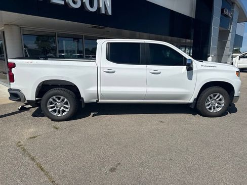 Used 2023 Chevrolet Silverado 1500 LT AWD/4WD image 5