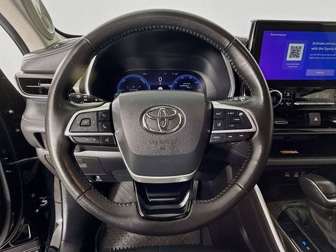 Used 2023 Toyota Highlander Limited image 13