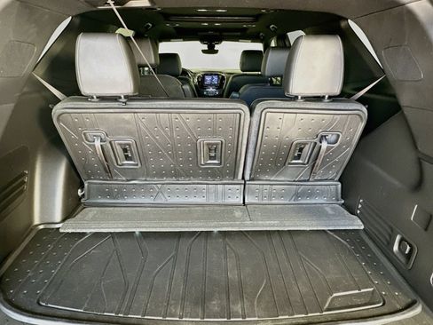 Used 2023 Chevrolet Traverse LT w/ LT Premium Package AWD/4WD image 28