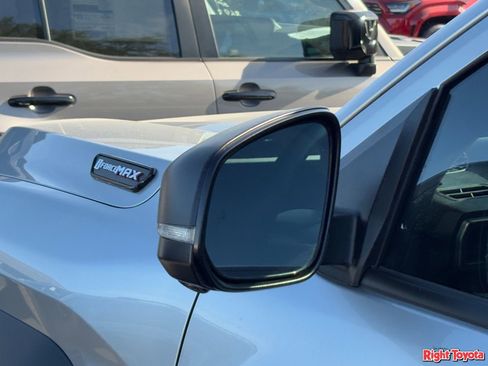 Certified 2026 Toyota 4Runner TRD Off-Road Premium image 9