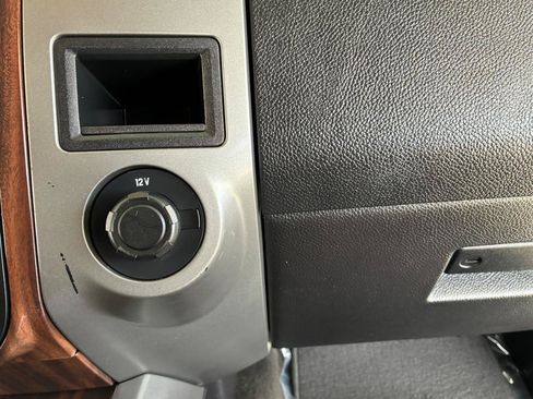 Used 2017 Ford Expedition Platinum RWD image 33