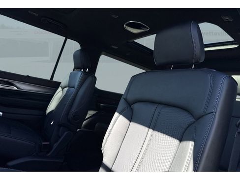 New 2026 Jeep Grand Wagoneer Limited AWD/4WD image 28