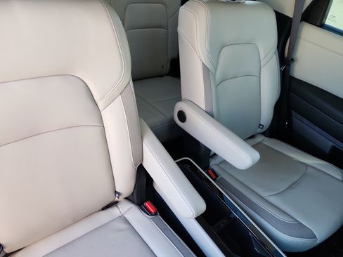 Used 2022 Nissan Pathfinder SL w/ SL Premium Package image 18