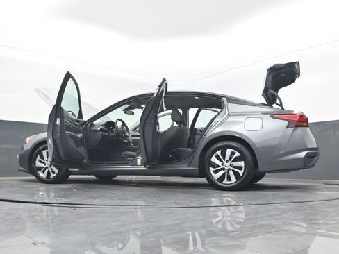 Used 2022 Nissan Altima 2.5 S image 41