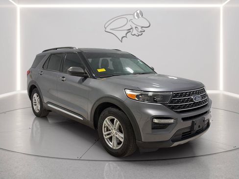 Used 2022 Ford Explorer XLT w/ Equipment Group 202A RWD image 7