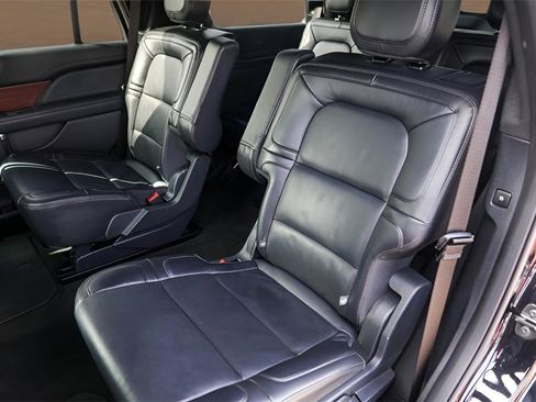 Used 2024 Lincoln Navigator Reserve image 25