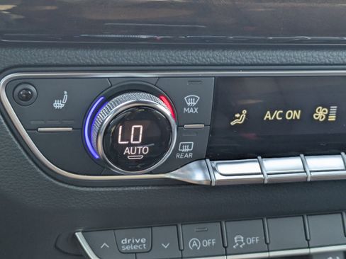 Used 2019 Audi Q5 Premium w/ Convenience Package image 21