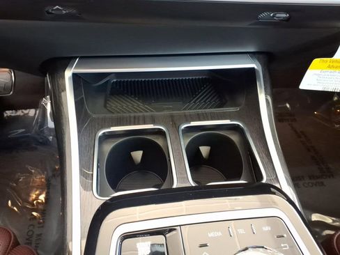 New 2026 BMW 740i xDrive image 11