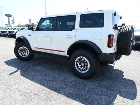 New 2026 Ford Bronco Outer Banks w/ Sasquatch Package AWD/4WD image 7