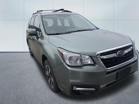 Used 2017 Subaru Forester 2.5i Premium image 3