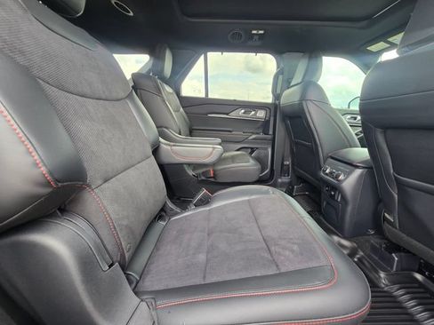Used 2025 Ford Explorer ST AWD/4WD image 16