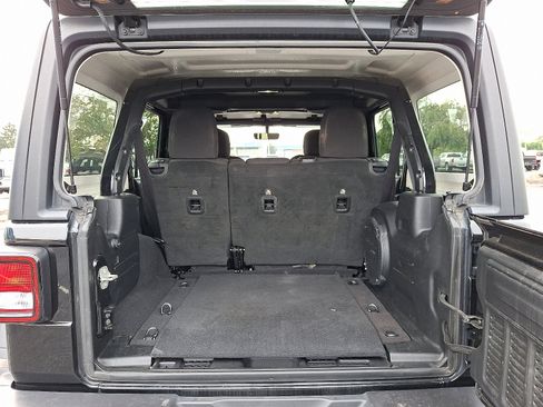 Used 2023 Jeep Wrangler Unlimited Rubicon image 31