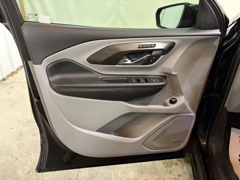 Used 2020 GMC Terrain SLT w/ Preferred Package image 30