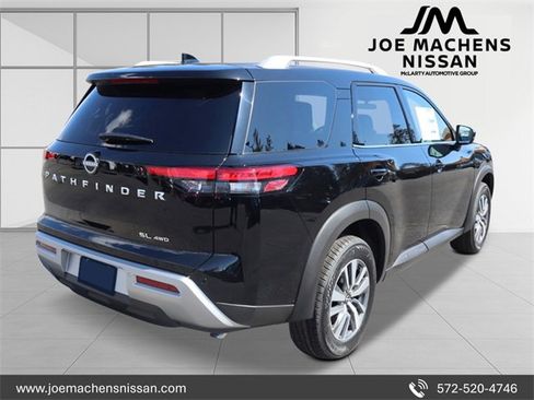 New 2025 Nissan Pathfinder SL image 5