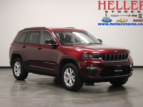 Used 2023 Jeep Grand Cherokee Limited AWD/4WD image 1