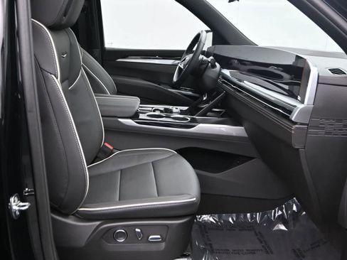 Used 2025 Cadillac Escalade Sport w/ Touring Package image 11