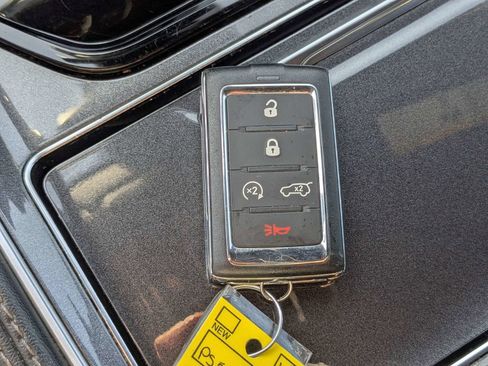 Used 2023 Jeep Wagoneer 4WD w/ Convenience Group I image 33