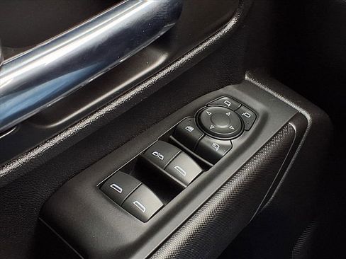 Used 2024 Chevrolet Silverado 2500 Custom w/ Custom Value Package image 18