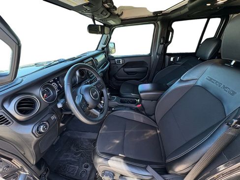 Used 2023 Jeep Gladiator Sport S image 19