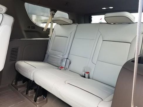 New 2026 GMC Yukon XL Denali w/ Advanced Technology Package AWD/4WD image 15